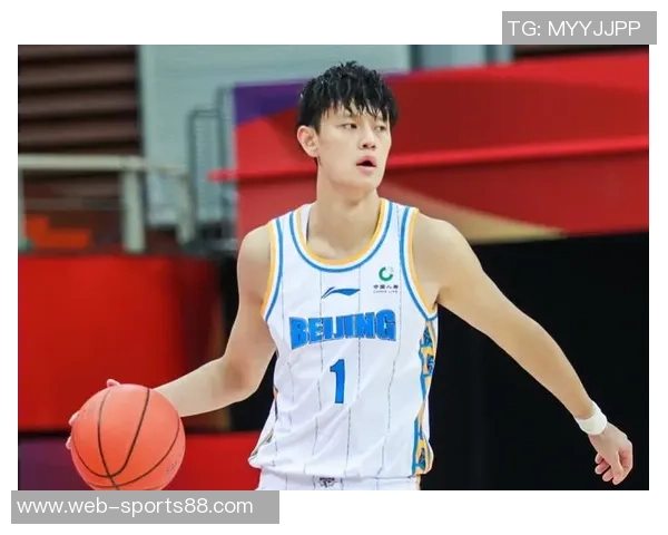 媒体人认为曾凡博不应被特别对待上场时间应适度减少